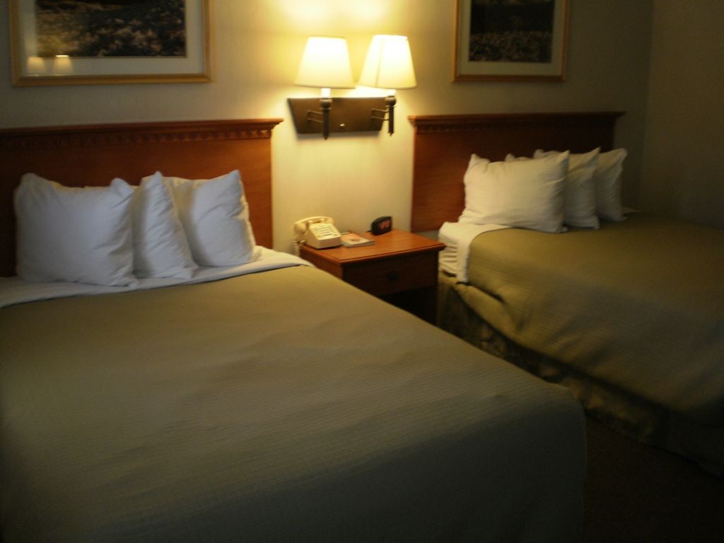 Magnuson Hotel Ийли Стая снимка